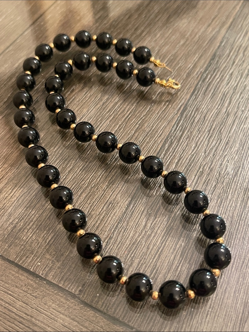 Vintage Single Strand Uniform Size Black Beaded Necklace 18 1/2” approx